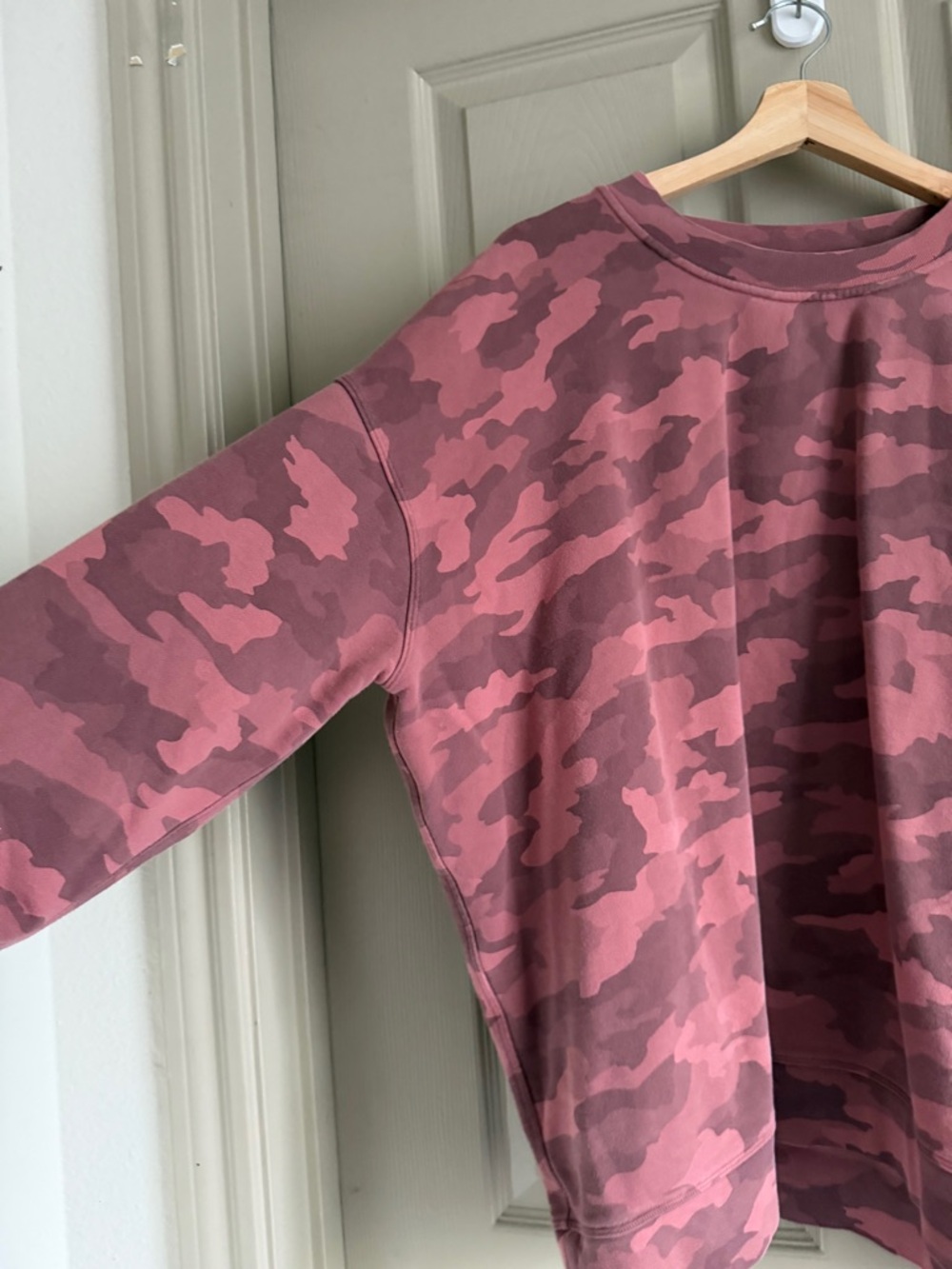 Lululemon Perfectly Oversized Crew Size Large - Picture 2 of 7